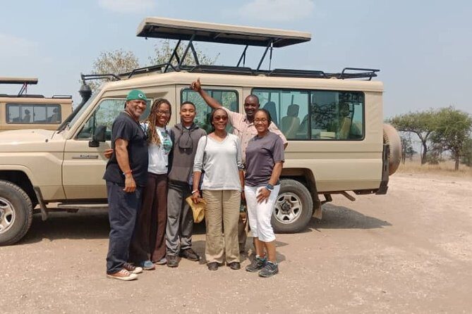 3 Days Maasai Mara Small Group Safari in a 4 x4 Land Cruiser Jeep - Nairobi Pickup, Airport Catch, and the Rift Valley Viewpoint Moment