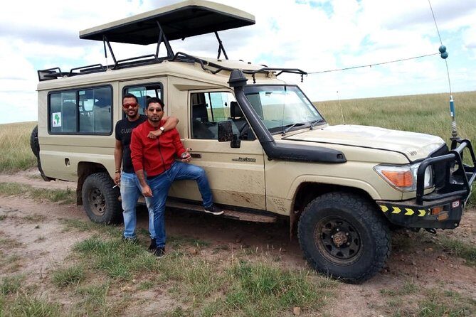 4-days safari: Tsavo east, west and Amboseli national parks - Tsavo East: Lions first, with a driver who hunts the right moments