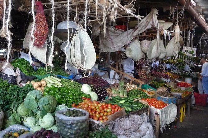 City Tour/Feel Like a local for a moment - Stop 4: Maasai Market Shopping With Local Price Help