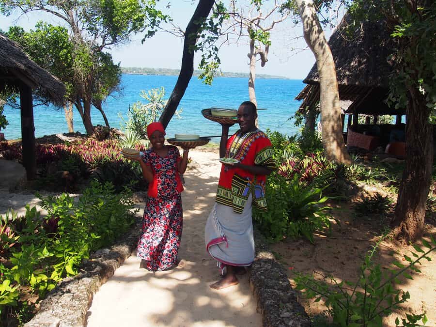Diani Beach: Kisite Marine Park Dhow & Snorkeling with Lunch - The Arabian dhow cruise: snack-and-saltwater comfort