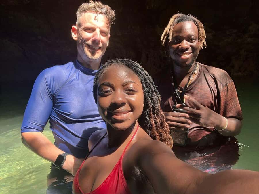 Diani: Snorkeling and Swimming at African Pool in Tiwi Beach - Kongo Mosque to Tiwi watersport shop: getting geared up fast