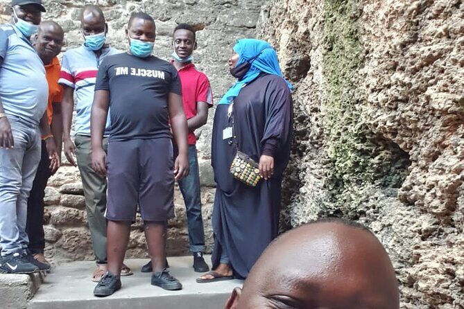 Fort Jesus Museum Walking Tour in Mombasa - The Curio Shops: Souvenirs Without Losing the Story