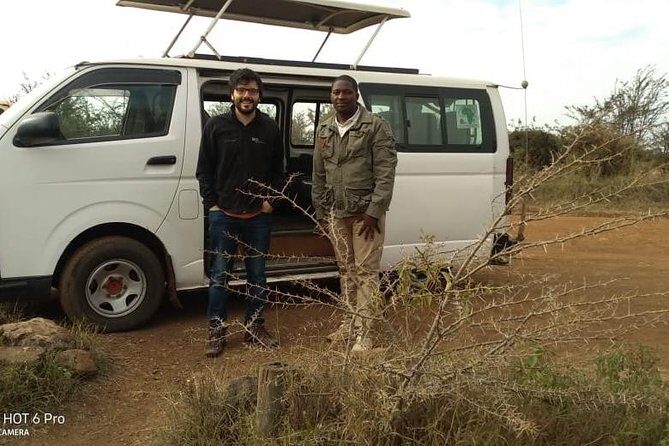 Giraffe center, stedmark animals haven & Nairobi Park Tour - Wildlife realism: how to spot animals without burning out