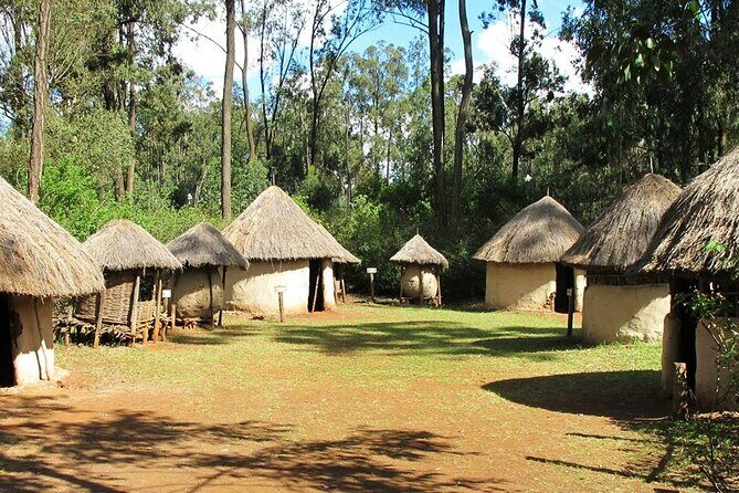 Half-day tour Bomas of Kenya with Pick-up - Pace and comfort: what to bring and how to time it