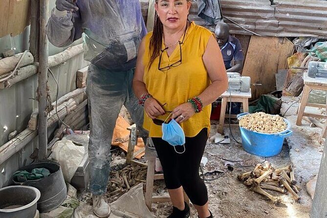 Ismael's Kibera Slum Tour - Stop 1 (continued): home visits and real housing context