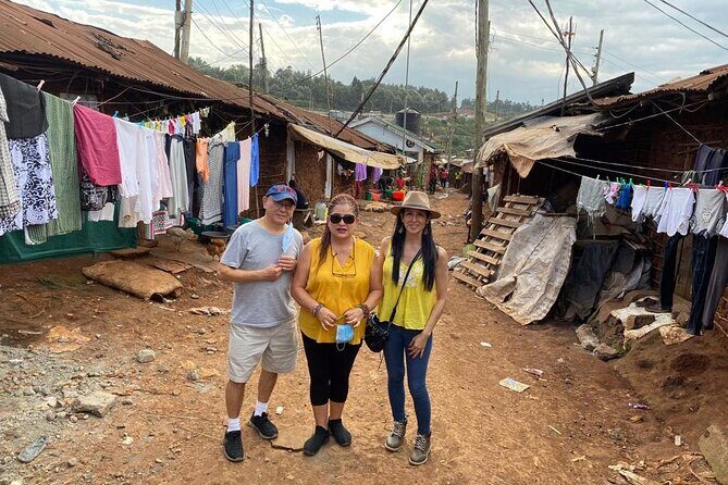 Ismael's Kibera Slum Tour - Stop 2: Nairobi market time and the Mamba Village area