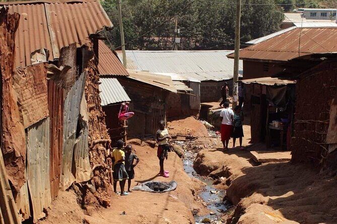 Kibera Chocolate City Tour - Victoria Bones Craftshop: Creative Skill with a Story