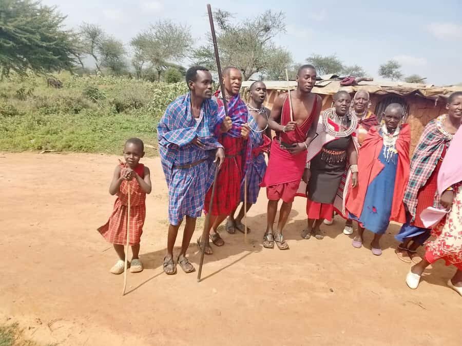 Maasai Village: Cultural Experience of The Maasai Tradition - The road time and the on-board context