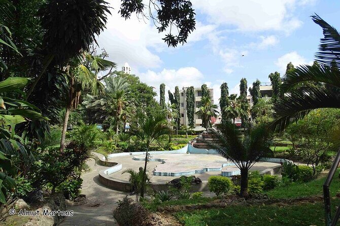 Mombasa Half Day City Tour - Small-group format: why a 10-person cap matters