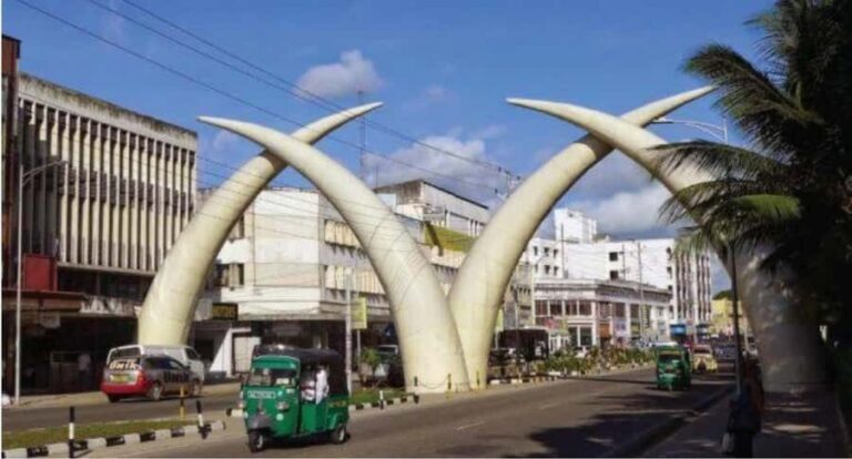Mombasa: Tusks, Fort Jesus, Old Town, Beach and City Tour - Old Town Mombasa: narrow streets, Swahili architecture, and Mandhry Mosque