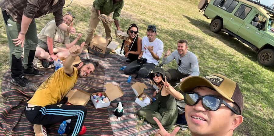 Nairobi: 3-Days 2-Nights Maasai Mara Group Safari in 4x4 - Evening game drive on day one (4:00 pm to 6:30 pm): where luck and timing shake hands
