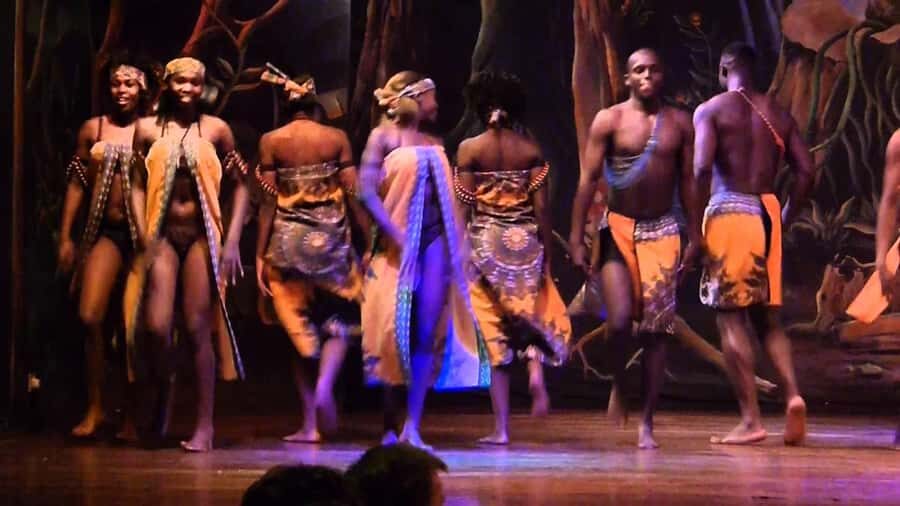 Nairobi: Cabaret Show with Dinner at Safari Park Hotel - Live Band and the Soundtrack of the Meal