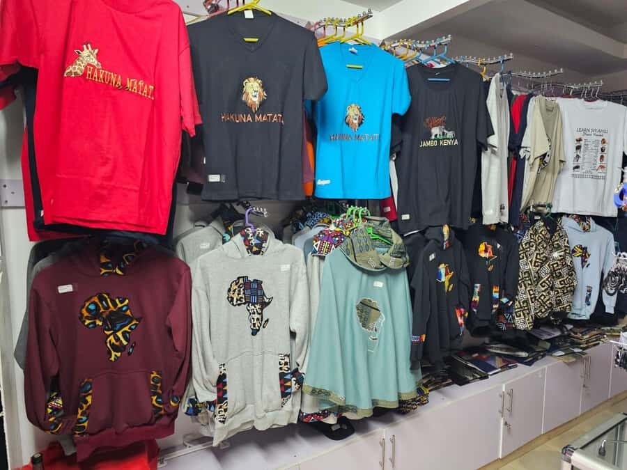 Nairobi: Hop on Hop off and Maasai market Collections Visit - Maasai Market Collections Karen: shopping with an artisan feel