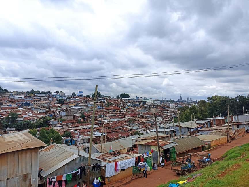 Nairobi: Kibera Slum Tour with Local Social Entrepreneurs - Getting started at Greenhouse Mall and finding your guide fast