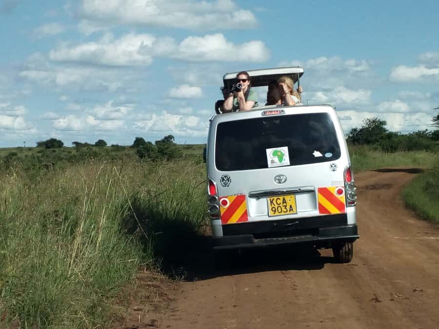 Nairobi National Park, Elephants, Giraffes & Bomas Day Trip - Bomas of Kenya: Songs and Dance With Ethnic Villages