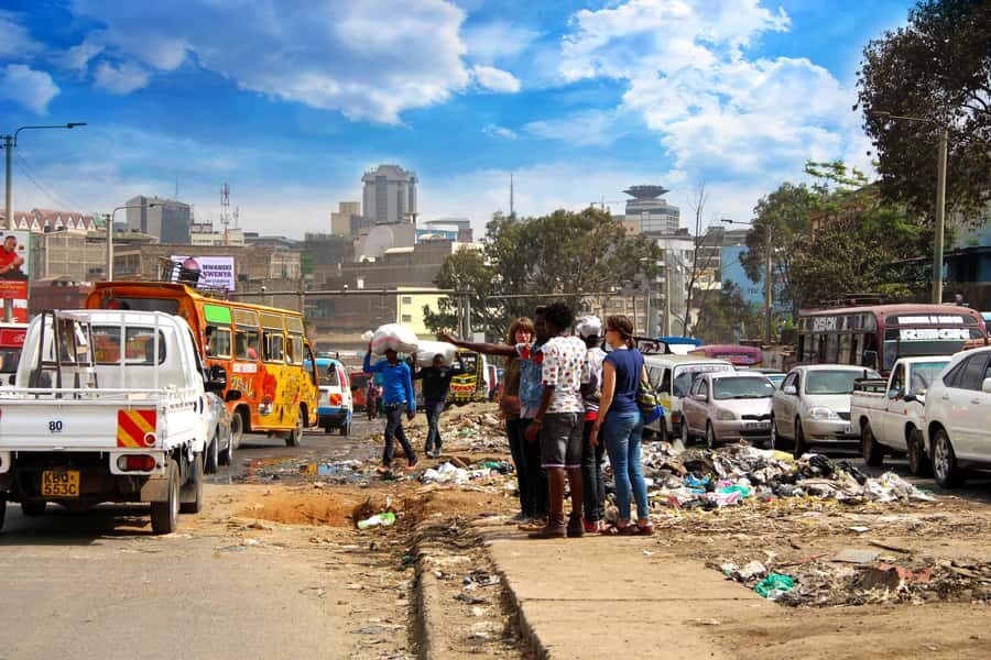 Nairobi Storytelling Tour with Former Street Kids - How the guide system works: two visitors per guide and extra watchful eyes