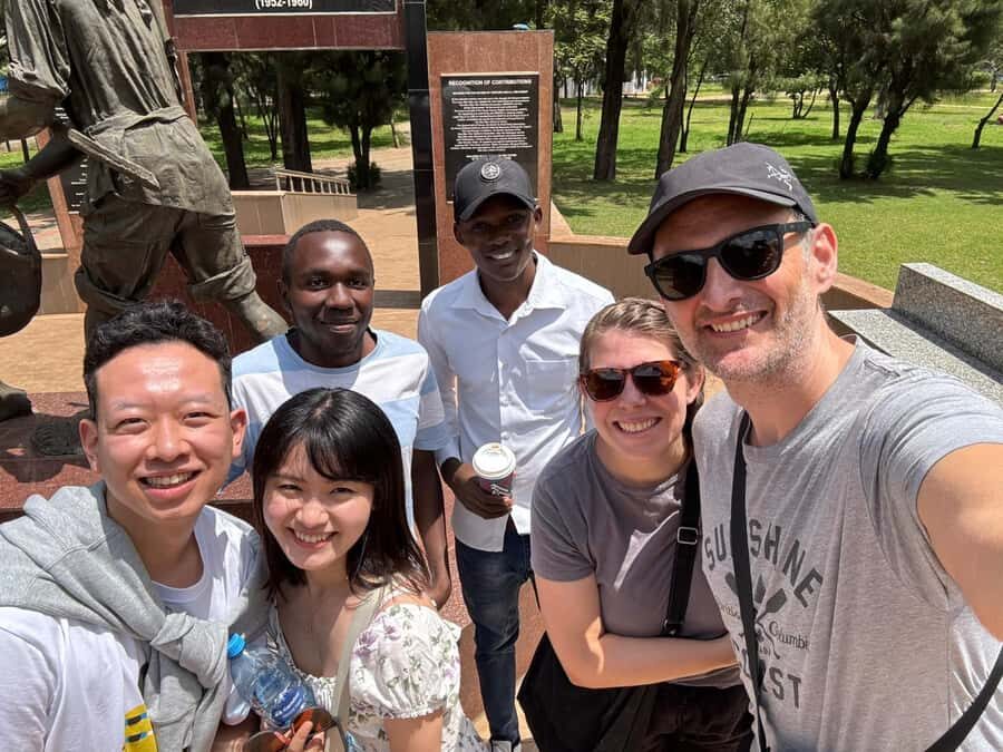 Nairobi Walking tour:Explore History Culture and Traditions - Jamia Mosque and the dignity of religious space
