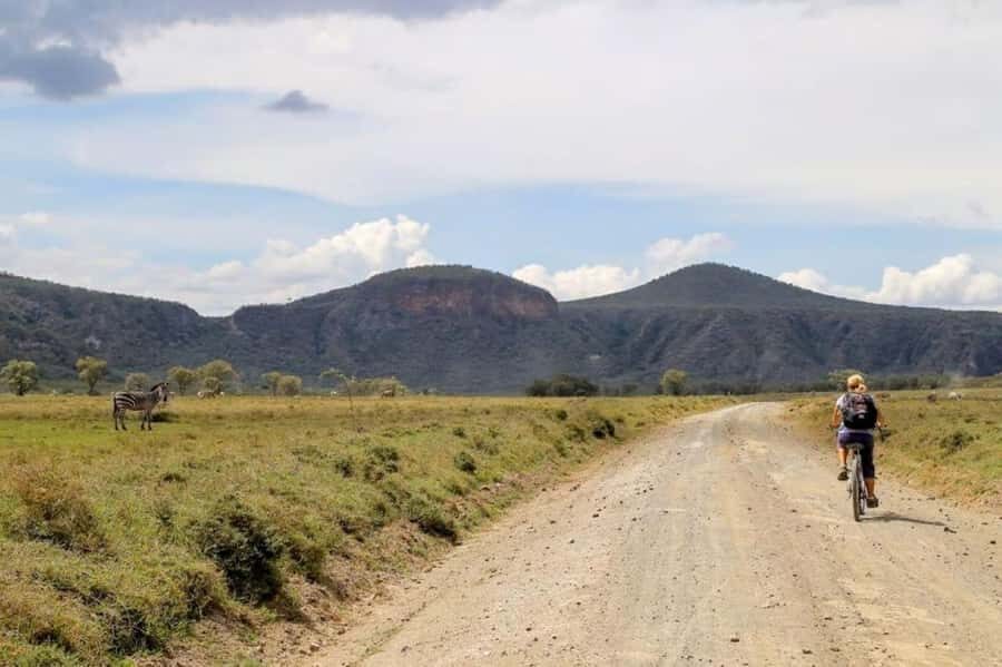 Nairobi:Group Hell's Gate National Park & Lake Naivasha Tour - The drive, the guides, and why coordination matters