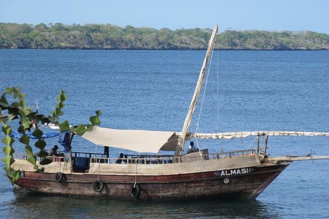 PILLI PIPA DHOW, the genuine product, snorkeling tour to Kisite Marine Park - The gear setup: masks, fins, life jackets, and prescription options