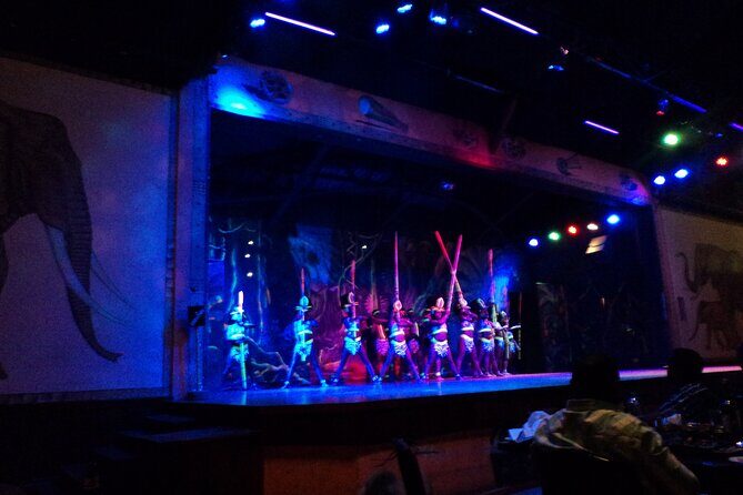 Safari Cat Dancers Show And Dinner - Drivers and Hosts: What to Expect From the Human Side
