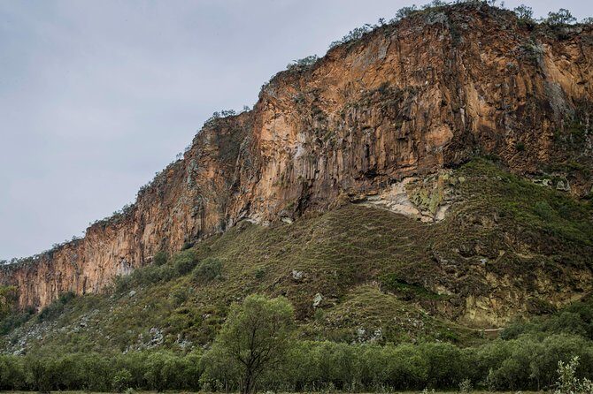 Small Group Budget Tour to Hells Gate National Park and Lake Naivasha Boat Ride - The gorge visit: 1 hour of walking on small land “cuts”