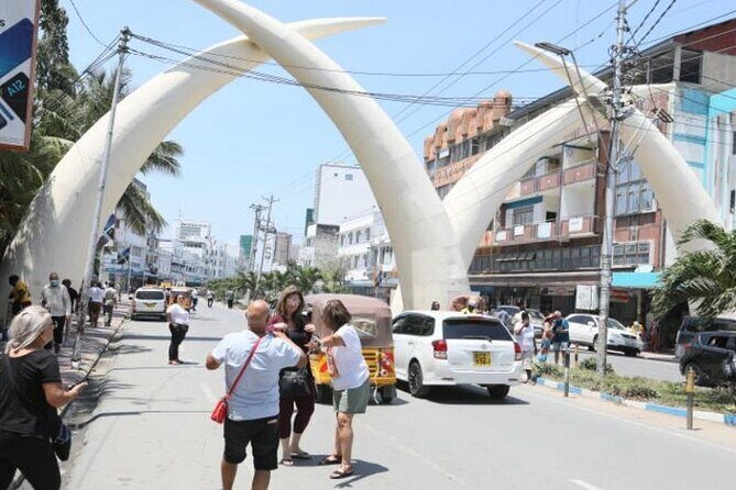 Visit to Fort Jesus and the Old Town of Mombasa - Old Town narrow lanes and the Arab-Swahili vibe